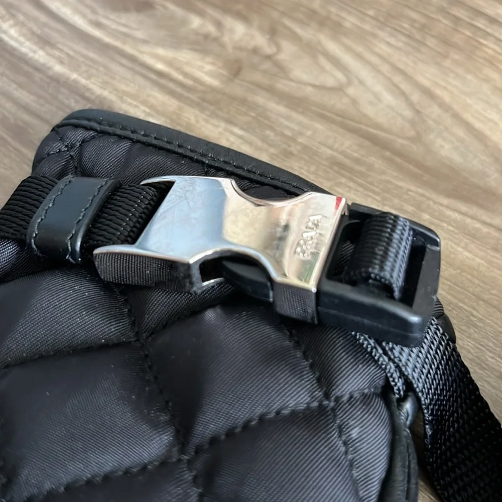 Prada Quilted Engraved Silver Logo Buckle Cashmere Lined 7.5 Gloves - Picture 5 of 12